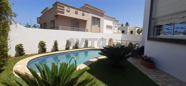 Top villa moderne 400m² à louer près de Marjane