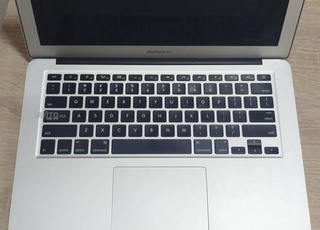macbook avec chargeur original 