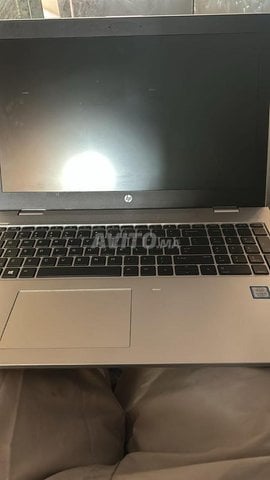 HP CORE i5 8 ème Gen 8/16 ram 256 ssd 