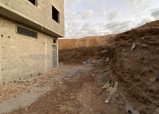 Terrain à vendre 102m à côté du dispensaire Rmila