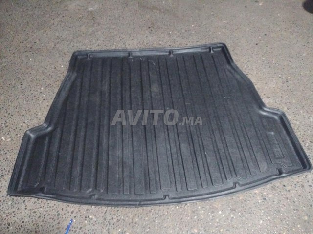 table coffre rav 4 2019