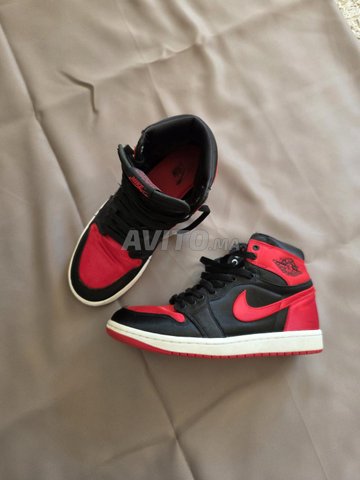 Air Jordan 1 high OG satin bred (taille 41 EU)
