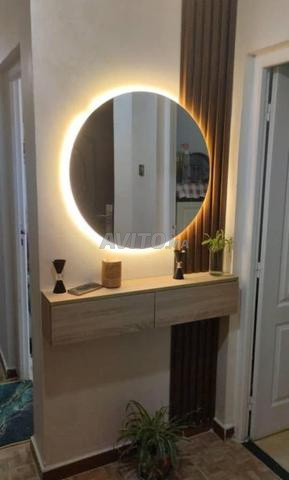 عرض خاص بحلول فصل الصيف طاولات مكياج مع مرآة مضيئة