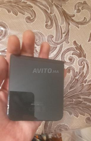 Samsung Z Flip 5 512 GoFonctionnel écran à réparer - 2