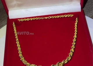 collier en or 18 carats 
