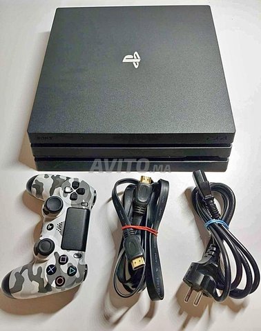 Ps4 Pro comme neuf avec jeux 