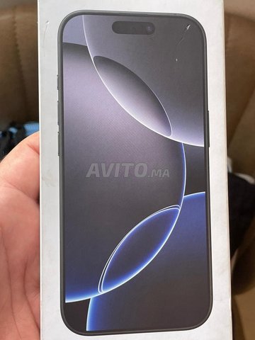 iPhone 16 pro black