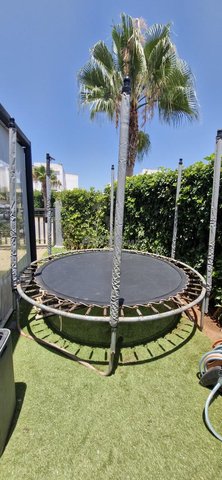 vend trampoline 240cm