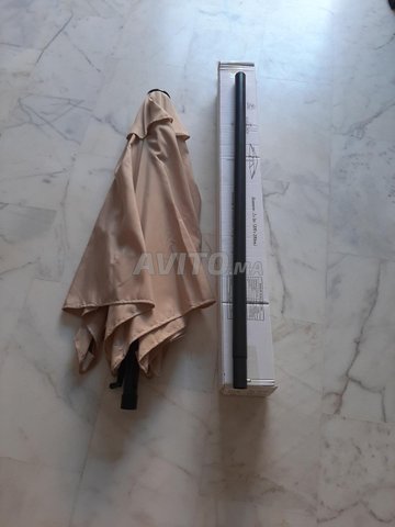 parasol à manivelle et tab pliable 