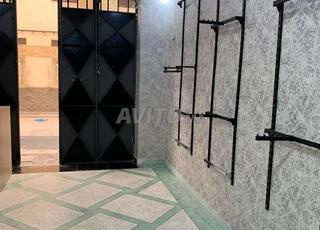 محل للبيع  في حي كريم العمراني  قرب محطة 