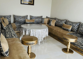 El Oualidia à la station sae shell près de Bim et de l'exposition