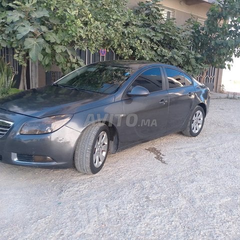 Opel Insignia Diesel Manuelle 2010 à Tanger