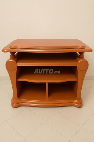 Meuble TV en bois avec étagères de rangement 