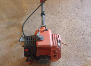 Tronçonneuse débroussailleuse 