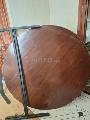 2 tables traiteur et 10 chaises à vendre 