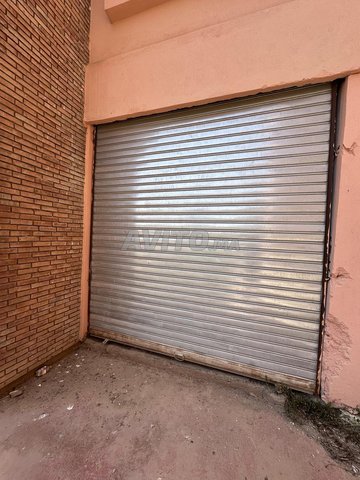 location jolie local commercial vide