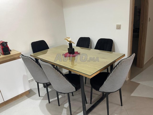 Table à manger avec 6 chaises