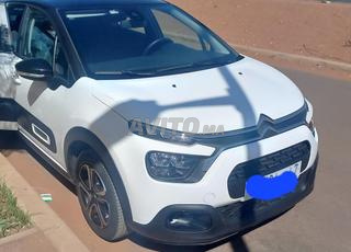 سيارة للبيع