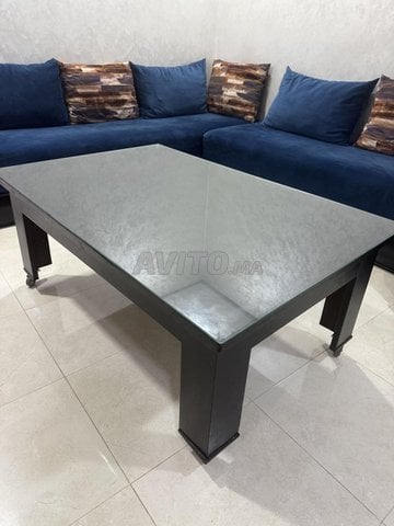 Table basse moderne en verre et métal