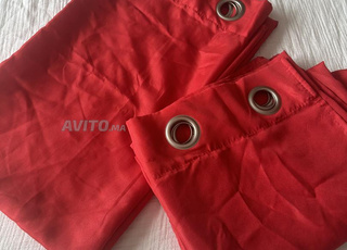 Rideaux rouges