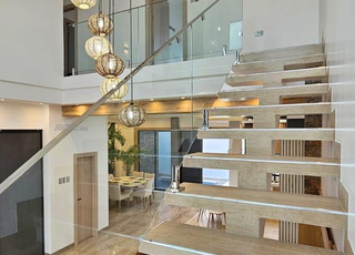 Fabrication et l'installation de GARDE-CORPS 