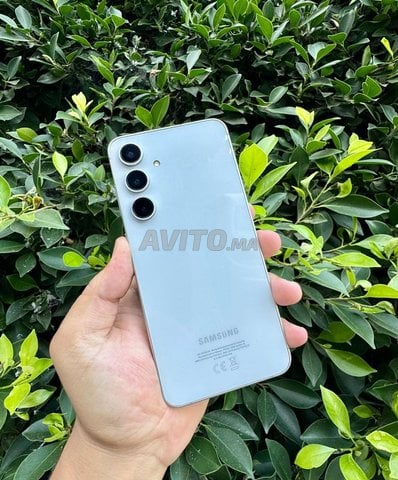 SAMSUNG S24 FE 