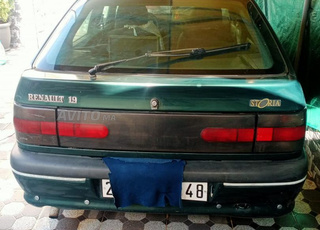 Renault R19 Essence Manuelle 1995 à Oujda