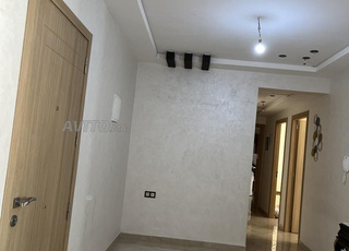 شقة رائعة للكراء اليومي بعمارة كارفور جيراري طنجة 