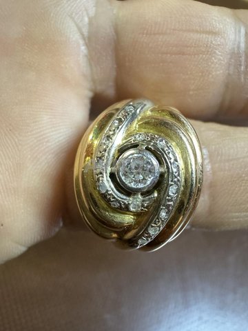 bague en or 18 carats avec diamants