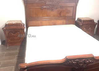 Chambre à coucher complète authentique et luxueuse