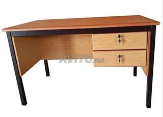 Bureau semi-métallique avec tiroirs