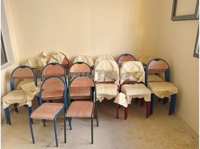 CHAISE SEMI-MÉTALLIQUE PETIT MODÈLE DOSSIER ROND