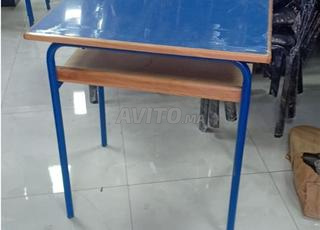 طاولة مدرسية فردية