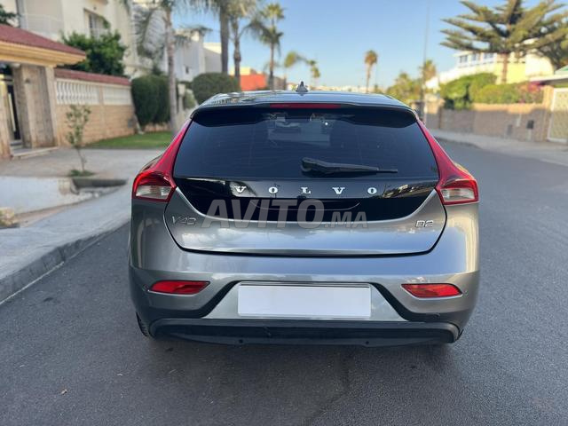 Volvo V40 Diesel Automatique 2017 à Rabat