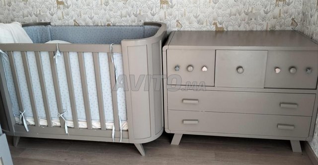 lit bebe matelas et commode cocon et papillon  