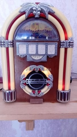 Poste radio juke box