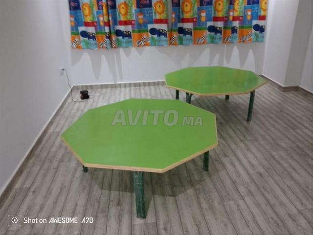 les chaise et les table de la créche  