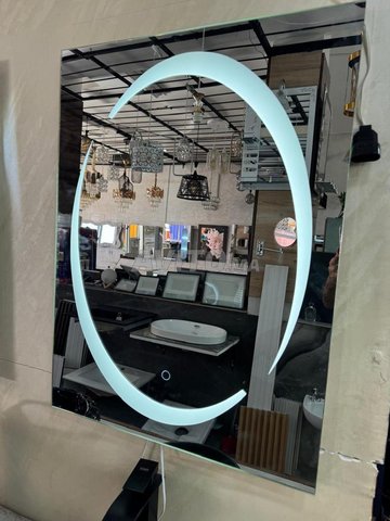 Miroir avec eclairage 