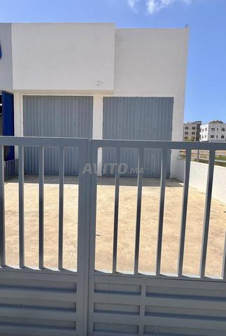 Local commercial 523m 2 façades Av Base Aérienne