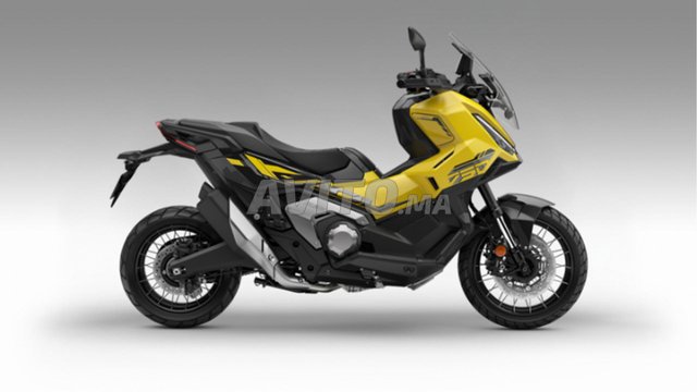 HONDA X - ADV 750 Jaune Edition Special