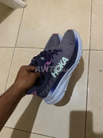 HOKA ONE ONE