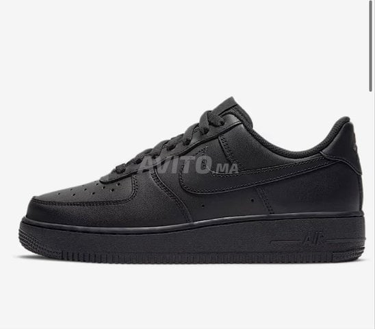 chaussures neuves Nike air force 1 taille 38.5