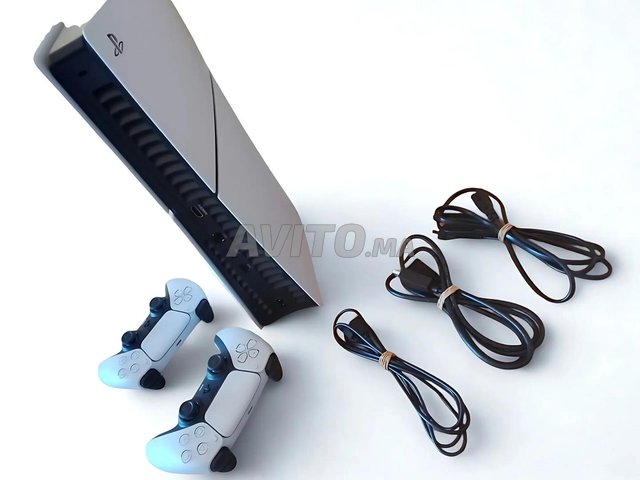PS5 Standard Neuve (825GB) avec 2 Manettes 