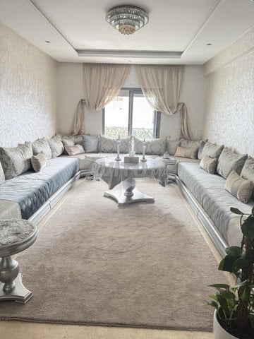 Salon marocain en très bon état classique chic