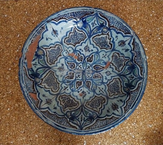 Plat Mokhfia céramique Safi du Maître Ben Brahim