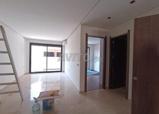 استوديو وشقق للبيع روش نوار