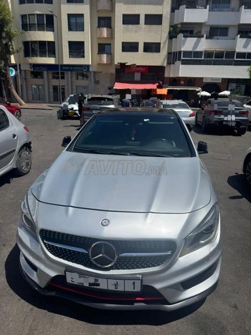 Mercedes-Benz classe CLA 220 pack AMG 