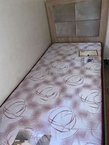 Lit avec matelas