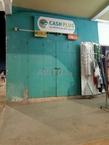 Magasin à vendre de biens waqf dans le quartier de Daïma près de la piscine