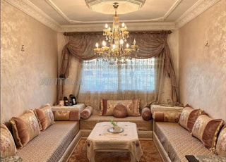 شقة موجودة عائلية مع فراش نظيف و كليماتيزور 